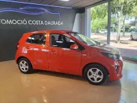 Usado Kia Picanto 67 CV (49 kW) 2022 Rojo Utilitario
