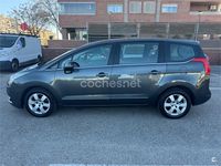 Usado Peugeot 5008 112 CV (82 kW) 2012 Gris / plata Monovolumen