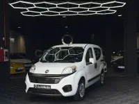 Usado Fiat Qubo Active 77 CV (56 kW) 2018 Blanco Monovolumen