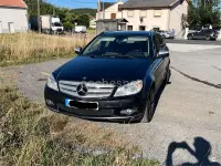 Usado Mercedes C200 Avantgarde 136 CV (100 kW) 2008 Negro Familiar