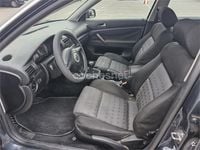 Usado VW Passat Highline 130 CV (95 kW) 2001 Gris / plata Berlina