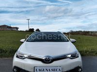 Usado Toyota Auris Hybrid Active 136 CV (100 kW) 2015 Blanco Familiar