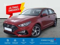 Usado Hyundai i30 121 CV (88 kW) 2022 Rojo Berlina