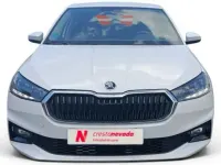 Usado Skoda Fabia Selection 95 CV (69 kW) 2024 Blanco Utilitario
