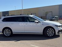 Begagnad VW Passat GTE 218 HK (160 kW) 2020 Vit Kombi
