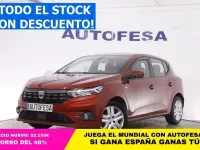 Usado Dacia Sandero Comfort 101 CV (74 kW) 2021 Granate Berlina