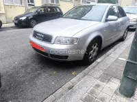 Usado Audi A4 130 CV (95 kW) 2004 Gris / plata Berlina