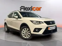 Usado Seat Arona Reference 95 CV (69 kW) 2019 Blanco SUV