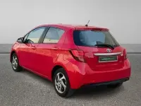 Usado Toyota Yaris Advance 100 CV (73 kW) 2016 Rojo