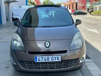 Usado Renault Grand Scénic Dynamique 130 CV (95 kW) 2010 Marrón Monovolumen