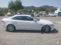 Usado Jaguar XE Pure 180 CV (132 kW) 2015 Blanco Berlina