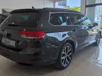 Usado VW Passat Executive 150 CV (110 kW) 2022 Gris / plata Familiar