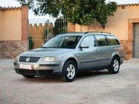 Usado VW Passat Trendline 130 CV (95 kW) 2001 Gris / plata Familiar
