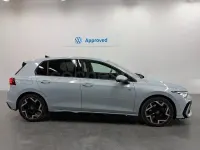 Usado VW Golf VIII R-line 150 CV (110 kW) 2025 Azul Berlina