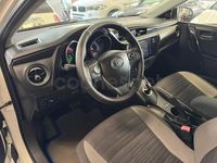 Usado Toyota Auris Hybrid Advance 136 CV (100 kW) 2016 Blanco Berlina