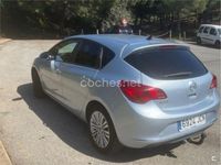 Usado Opel Astra Excellence 110 HP (80 kW) 2015 Cinzento Sedan