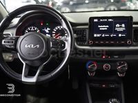 Usado Kia Stonic 84 CV (61 kW) 2023 Gris / plata SUV