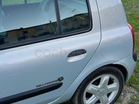 Usado Renault Clio II Expression 100 CV (73 kW) 2004 Gris / plata Berlina