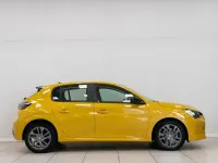 Usado Peugeot 208 Active 100 CV (73 kW) 2022 Amarillo Utilitario
