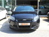 Usado Ford Focus Trend 115 CV (84 kW) 2011 Negro Utilitario