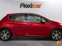 Usado Peugeot 208 Allure 100 CV (73 kW) 2017 Rojo Utilitario
