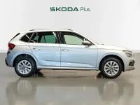 Usado Skoda Kamiq Selection 115 CV (84 kW) 2025 Gris plata SUV