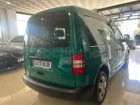 Usado VW Caddy Comfortline 102 CV (75 kW) 2015 Verde Monovolumen