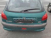 Begagnad Peugeot 206 70 HK (51 kW) 2000 Grön Sedan