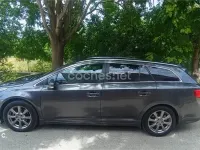 Usado Toyota Avensis Comfort 124 CV (91 kW) 2014 Marrón Familiar