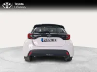 Usado Toyota Yaris Active 116 CV (85 kW) 2025 Blanco Utilitario