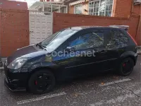 Usado Ford Fiesta Futura 80 CV (58 kW) 2008 Negro Utilitario