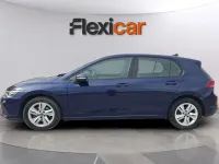 Usado VW Golf VIII 110 CV (80 kW) 2021 Azul Berlina
