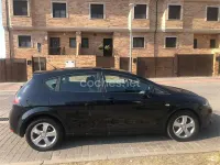 Usado Seat Leon Stylance 105 CV (77 kW) 2007 Negro Utilitario