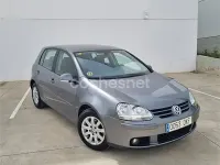 Usado VW Golf IV Highline 102 CV (75 kW) 2005 Gris / plata Berlina