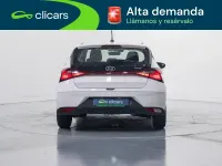 Usado Hyundai i20 100 CV (73 kW) 2021 Blanco Utilitario