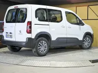 Usado Peugeot Rifter Active 100 CV (73 kW) 2022 Blanco Monovolumen