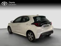Usado Toyota Yaris Active 116 CV (85 kW) 2025 Blanco Utilitario