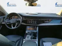 Usado Audi Q8 286 CV (210 kW) 2023 Gris / plata SUV