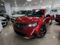 Usado Peugeot 2008 Allure 130 CV (95 kW) 2023 Granate SUV