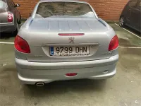 Usado Peugeot 206 CC 138 CV (101 kW) 2005 Gris / plata Descapotable