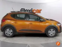 Usado Dacia Sandero Essentiel 91 CV (66 kW) 2023 Naranja Berlina