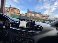 Usado Kia Ceed Launch Edition 120 CV (88 kW) 2018 Rojo Utilitario