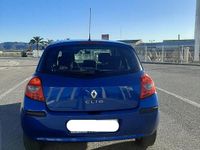 Usado Renault Clio II Authentique 85 CV (62 kW) 2008 Azul Utilitario