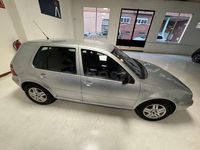 Usado VW Golf IV Conceptline 105 CV (77 kW) 2003 Gris / plata Berlina