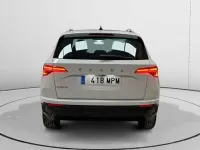 Usado Skoda Karoq Selection 116 CV (85 kW) 2024 Blanco SUV