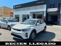 Usado Kia Stonic 101 CV (74 kW) 2022 Blanco SUV