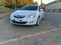 Usado Opel Astra Cosmo 110 CV (80 kW) 2010 Blanco Utilitario