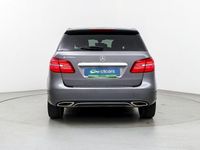 Usado Mercedes B200 150 CV (110 kW) 2016 Gris / plata Monovolumen