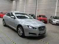 Usado Jaguar XF Premium Luxury 200 CV (147 kW) 2014 Gris / plata Berlina