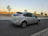 Usado Ford Focus Titanium 115 CV (84 kW) 2008 Gris / plata Berlina